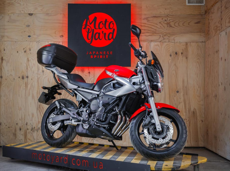 Мотоцикл Yamaha XJ6N Diversion с пробегом 8575 км