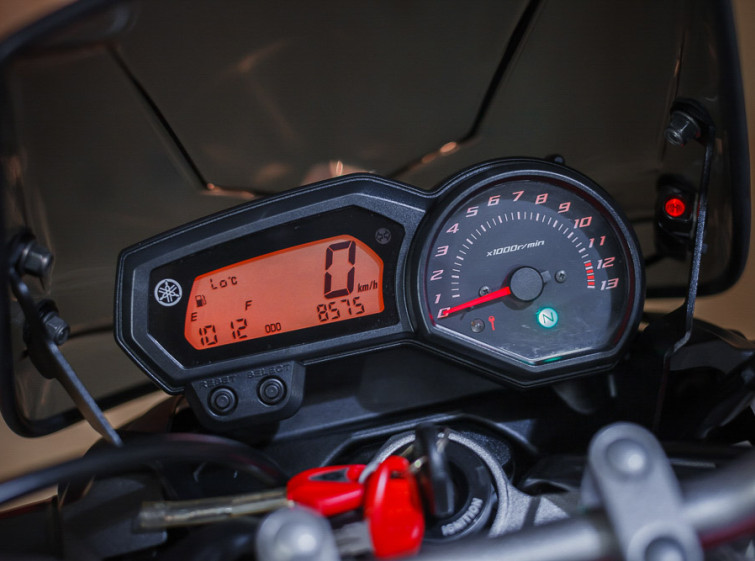 Мотоцикл Yamaha XJ6N Diversion с пробегом 8575 км