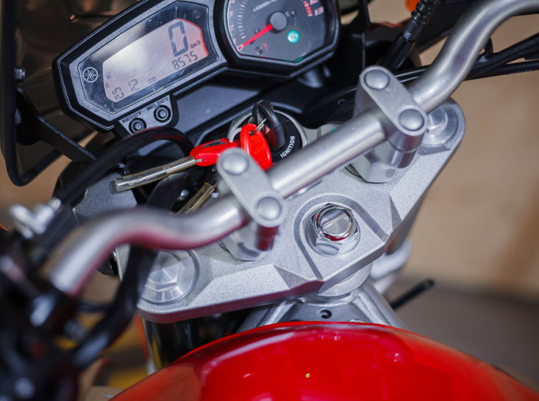 Мотоцикл Yamaha XJ6N Diversion с пробегом 8575 км