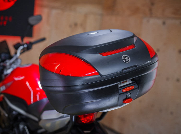 Мотоцикл Yamaha XJ6N Diversion с пробегом 8575 км
