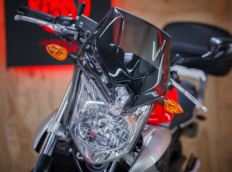 Мотоцикл Yamaha XJ6N Diversion с пробегом 8575 км