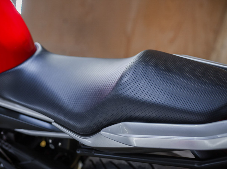 Мотоцикл Yamaha XJ6N Diversion с пробегом 8575 км