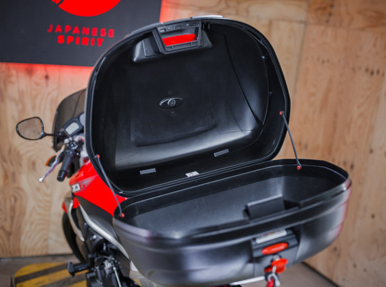 Мотоцикл Yamaha XJ6N Diversion с пробегом 8575 км