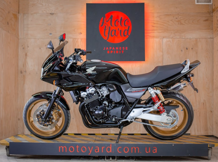 Мотоцикл Honda CB400SF с пробегом 18478 км