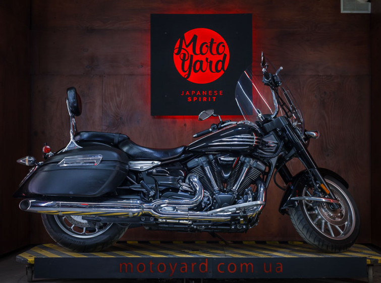 Мотоцикл Yamaha XVS MidNight Star 1900 Stratoliner з пробігом 2255 Міль