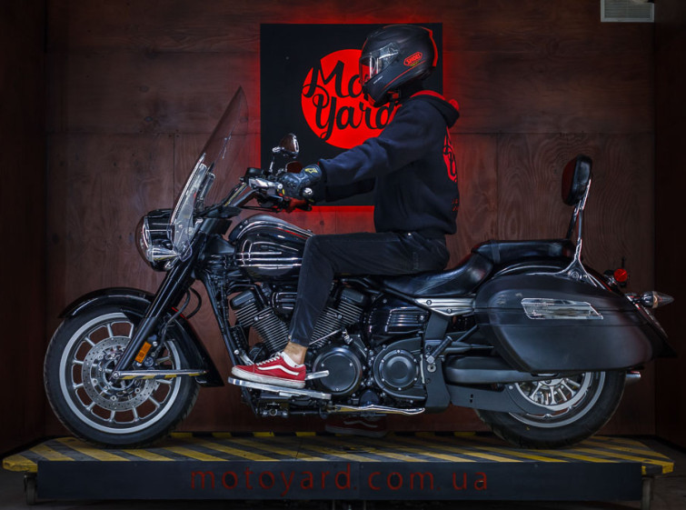 Мотоцикл Yamaha XVS MidNight Star 1900 Stratoliner з пробігом 2255 Міль