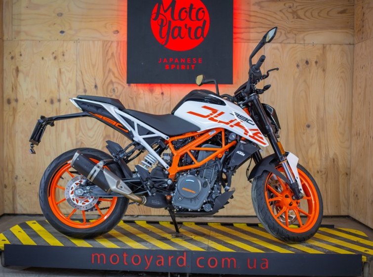 Мотоцикл KTM 390 Duke ABS с пробегом 5442 км