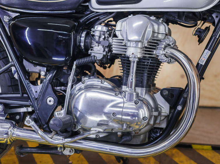 Мотоцикл Kawasaki W650 с пробегом 15685 км