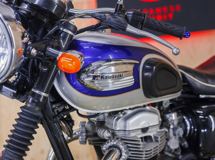 Мотоцикл Kawasaki W650 с пробегом 15685 км