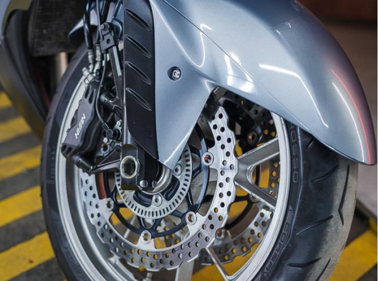 Мотоцикл Kawasaki GTR 1400 ABS з пробігом 15086 км