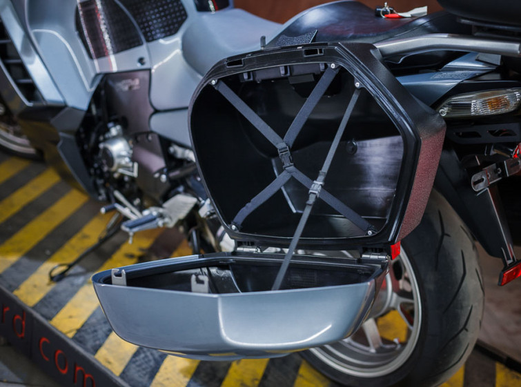 Мотоцикл Kawasaki GTR 1400 ABS з пробігом 15086 км