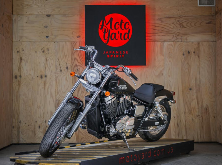 Мотоцикл Honda Shadow Slasher 400 с пробегом 17235 км