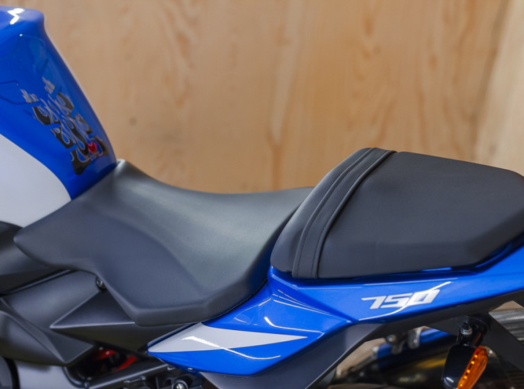 Мотоцикл Suzuki GSR 750 Z Special edition ABS з пробігом 2788 км