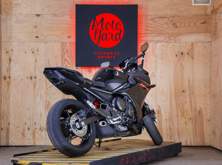 Мотоцикл Yamaha FZ6R з пробігом 8453 км