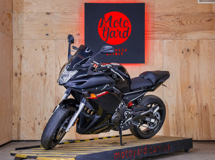 Мотоцикл Yamaha FZ6R з пробігом 8453 км