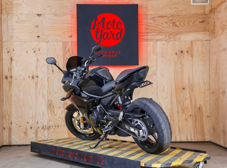 Мотоцикл Yamaha FZ6R з пробігом 8453 км