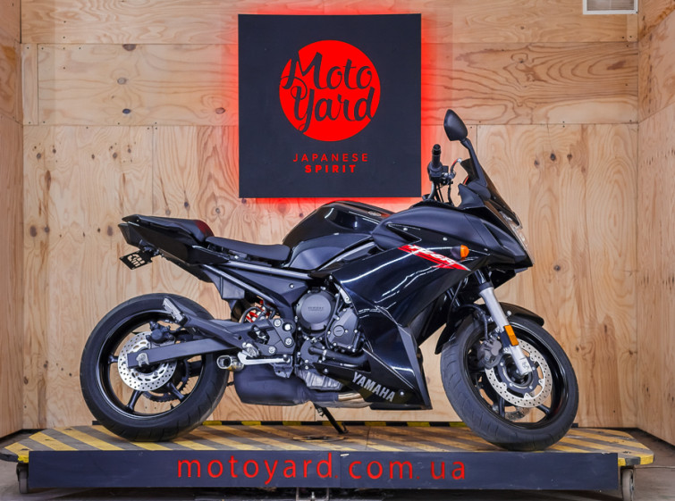 Мотоцикл Yamaha FZ6R з пробігом 8453 км