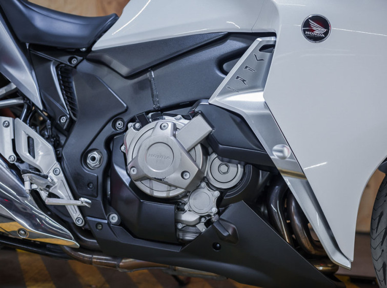 Мотоцикл Honda VFR1200FD ABS с пробегом 11843 км