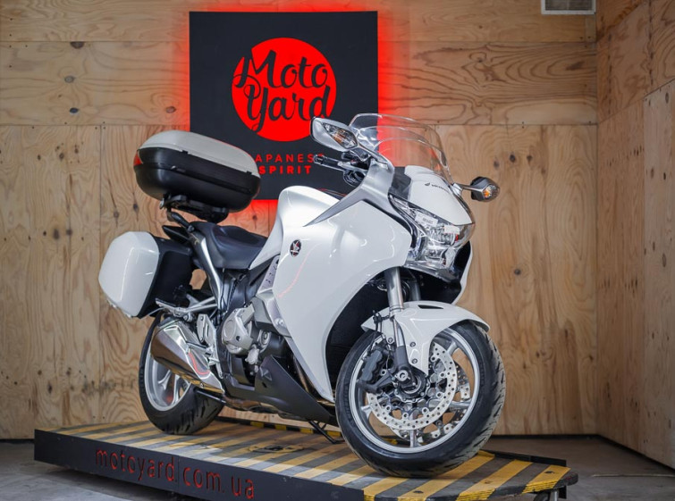 Мотоцикл Honda VFR1200FD ABS с пробегом 11843 км