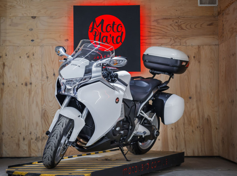 Мотоцикл Honda VFR1200FD ABS с пробегом 11843 км