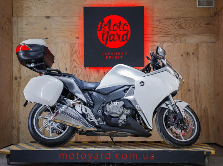 Мотоцикл Honda VFR1200FD ABS с пробегом 11843 км