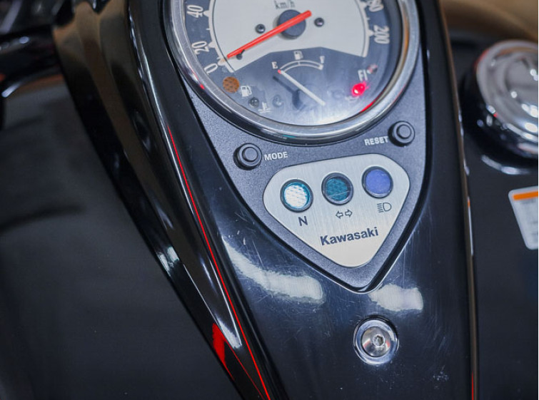 Мотоцикл Kawasaki Vulcan 900 Custom инжектор с пробегом 10480 км