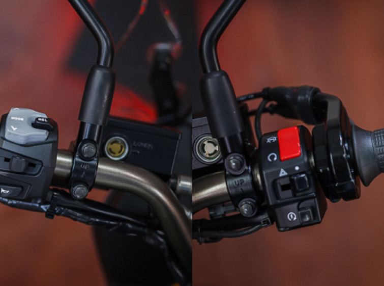 Мотоцикл Suzuki V-Strom DL1000 Traction ABS с пробегом 15533 км