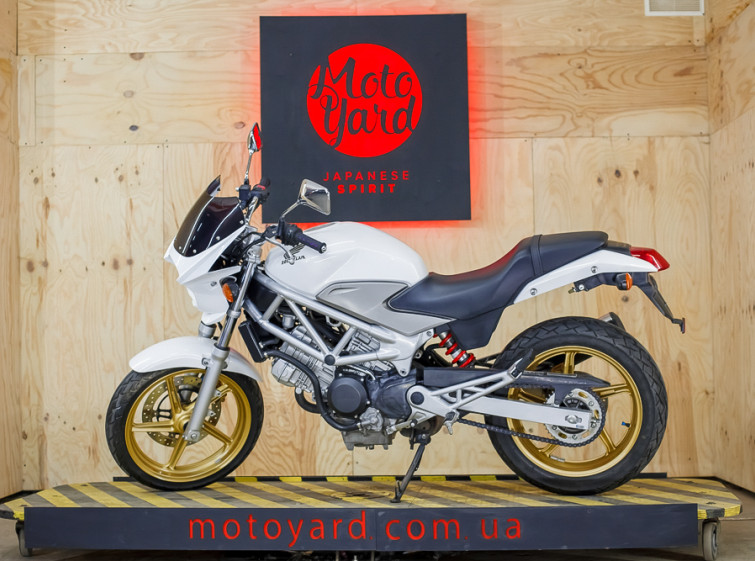 Мотоцикл Honda VTR 250 Style 2 з пробігом 15125 км