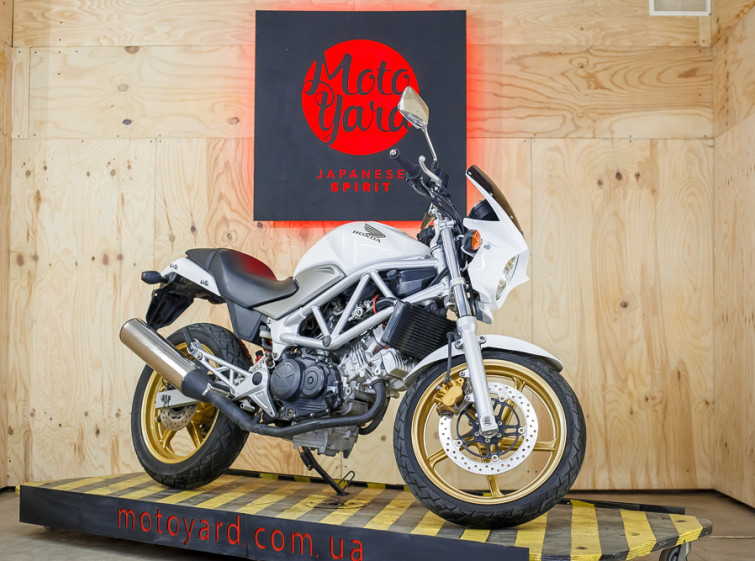 Мотоцикл Honda VTR 250 Style 2 з пробігом 15125 км