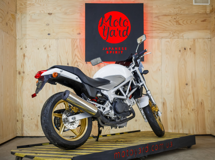 Мотоцикл Honda VTR 250 Style 2 з пробігом 15125 км