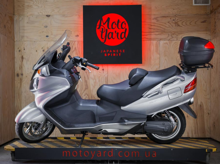 Мотоцикл Suzuki Sky Wave 650 с пробегом 12134 км