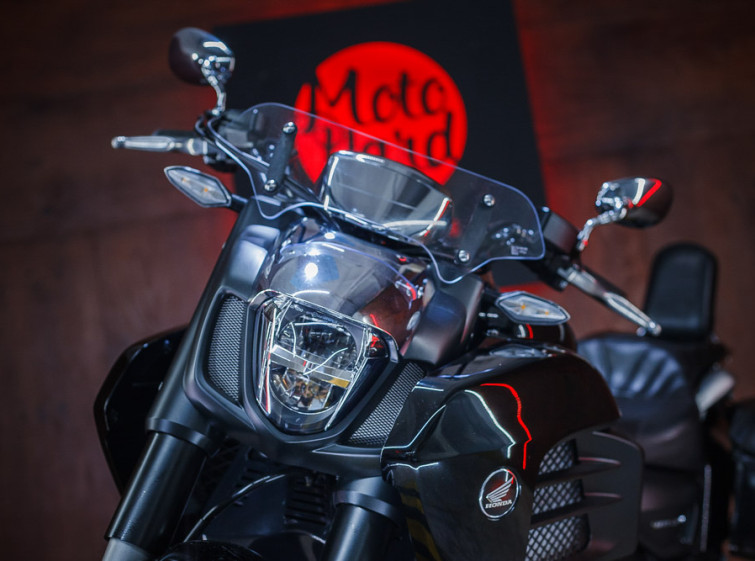 Мотоцикл Honda GL1800 Valkyrie с пробегом 9912 миль