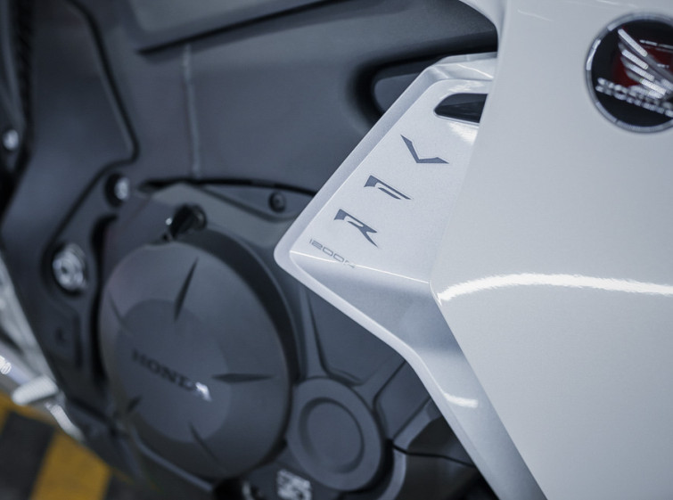 Мотоцикл Honda VFR1200F с пробегом 16646 км