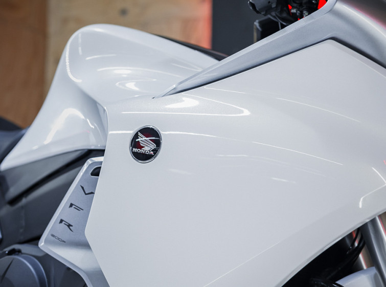 Мотоцикл Honda VFR1200F с пробегом 16646 км