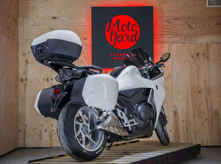 Мотоцикл Honda VFR1200F с пробегом 16646 км