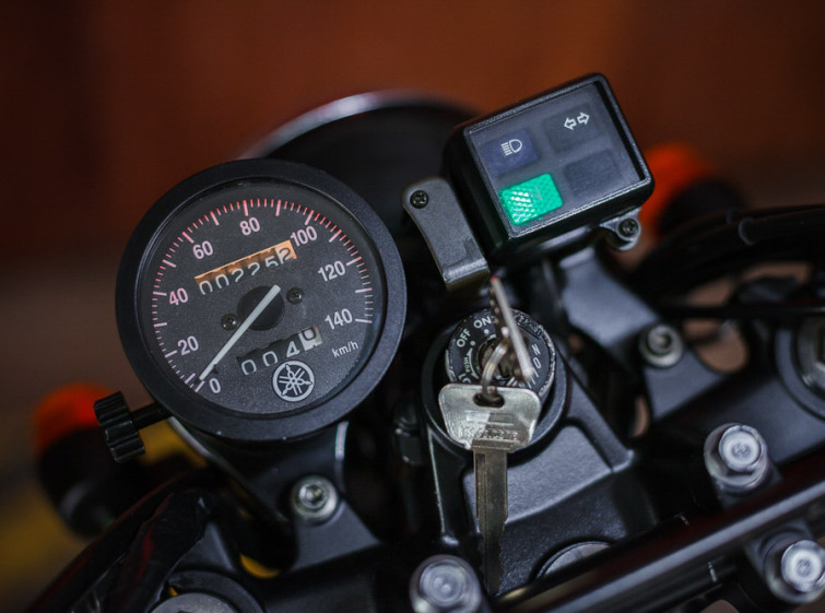 Мотоцикл Yamaha TW 225 с пробегом 225 км