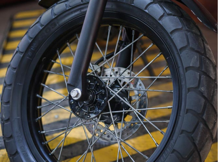 Мотоцикл Yamaha TW 225 с пробегом 225 км