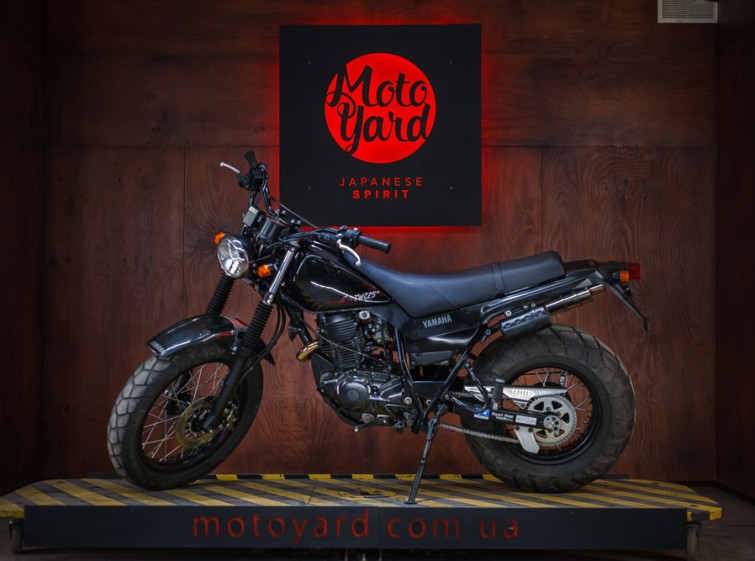 Мотоцикл Yamaha TW 225 с пробегом 225 км