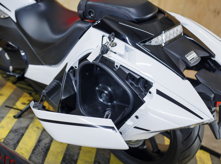 Мотоцикл Honda NM4-02 Vultus с пробегом 1239 км