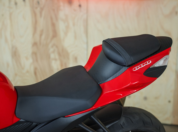 Мотоцикл Suzuki GSX-R 600 с пробегом 14812 км