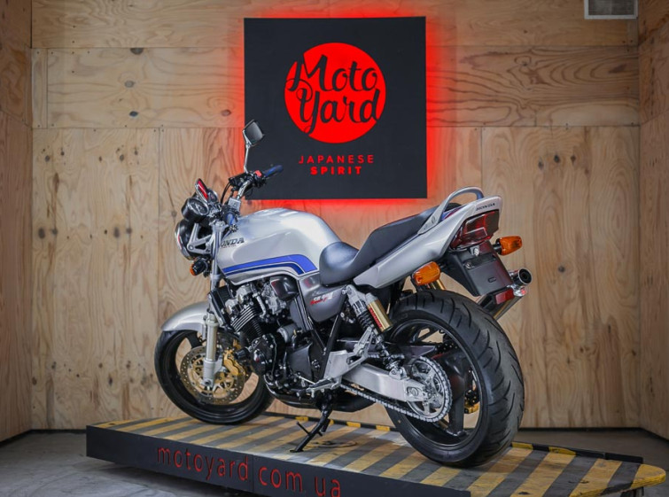 Мотоцикл Honda CB 400 SF с пробегом 23359 км