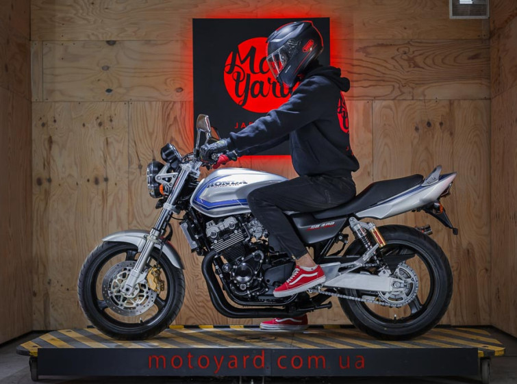 Мотоцикл Honda CB 400 SF с пробегом 23359 км