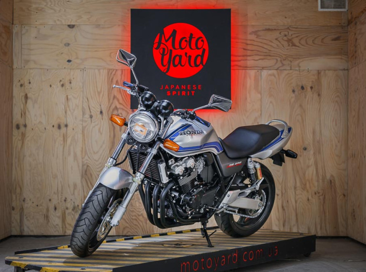 Мотоцикл Honda CB 400 SF с пробегом 23359 км