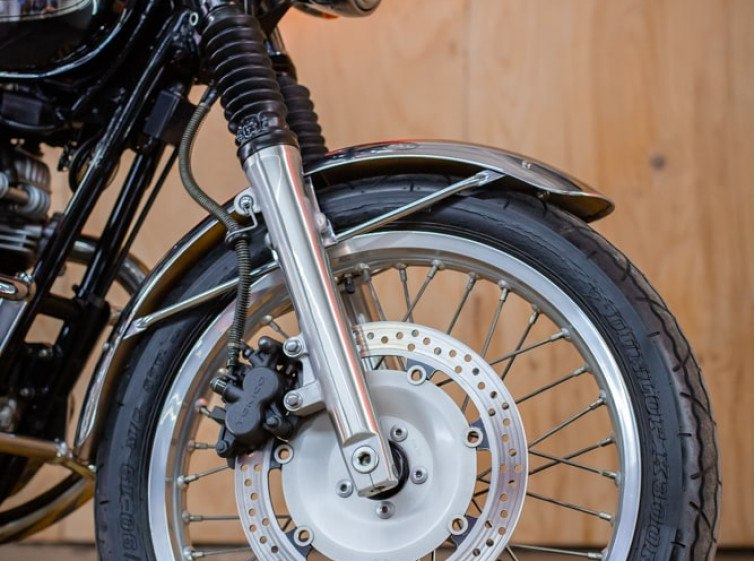 Мотоцикл Kawasaki W650 с пробегом 17956 км