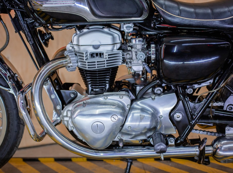 Мотоцикл Kawasaki W650 с пробегом 17956 км