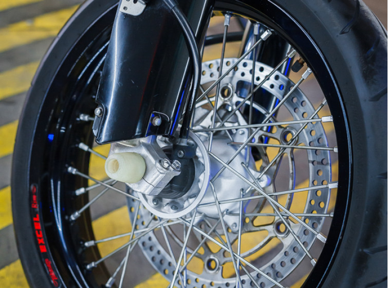 Мотоцикл Suzuki Drz400sm с пробегом 23148 км