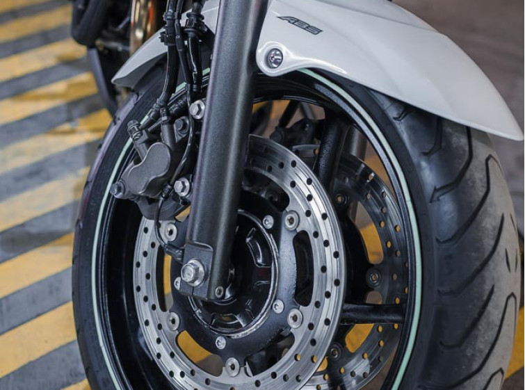 Мотоцикл Yamaha XJ6 Diversion ABS с пробегом 14050 км