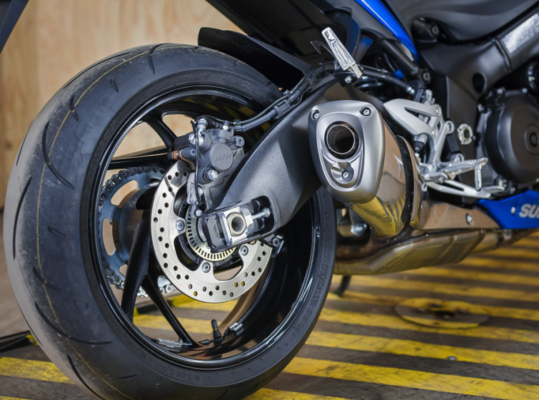 Мотоцикл Suzuki GSX-S1000 с пробегом 338 миль