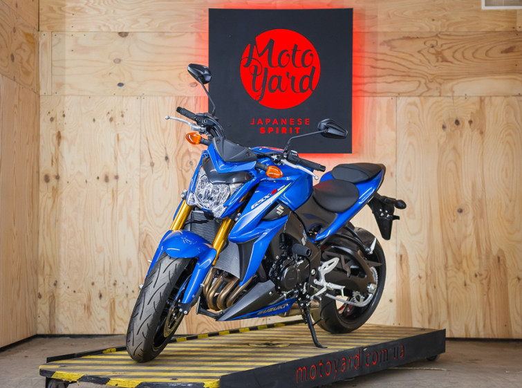 Мотоцикл Suzuki GSX-S1000 с пробегом 338 миль