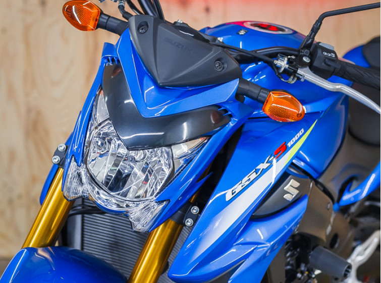 Мотоцикл Suzuki GSX-S1000 с пробегом 338 миль